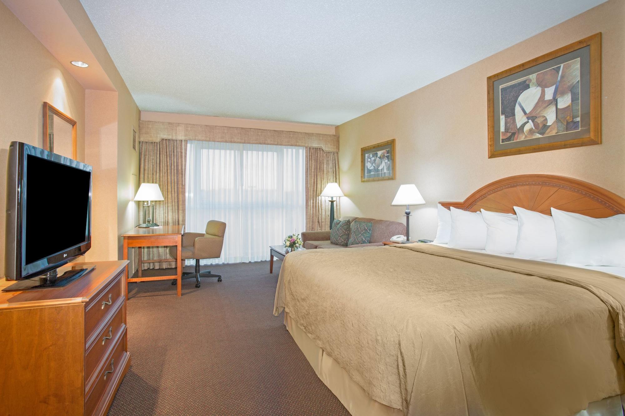 Hotel Topeka At City Center Екстериор снимка