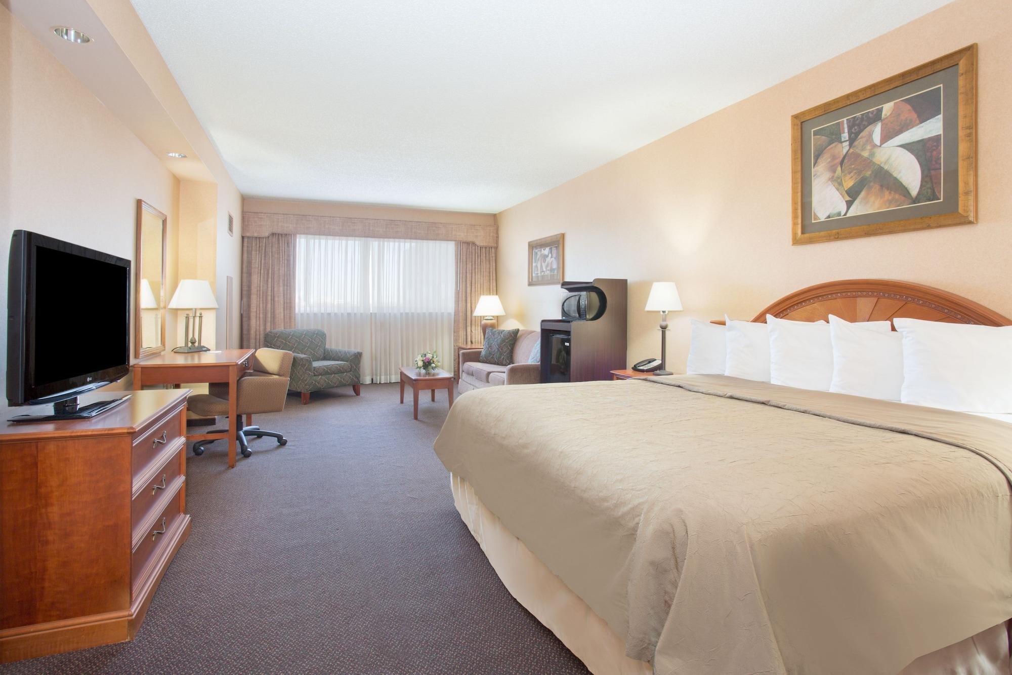 Hotel Topeka At City Center Екстериор снимка
