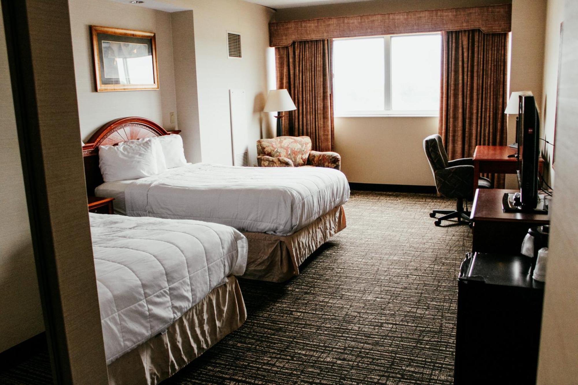 Hotel Topeka At City Center Екстериор снимка