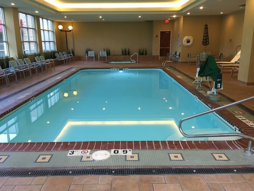 Hotel Topeka At City Center Екстериор снимка