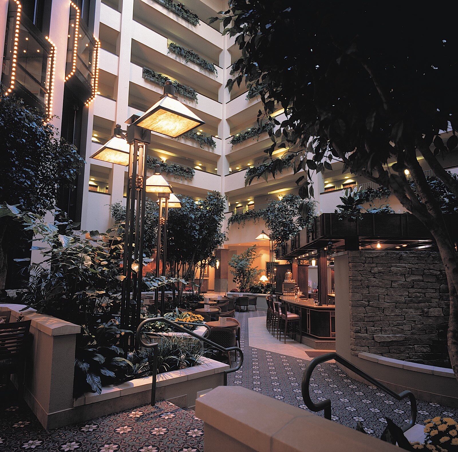 Hotel Topeka At City Center Екстериор снимка