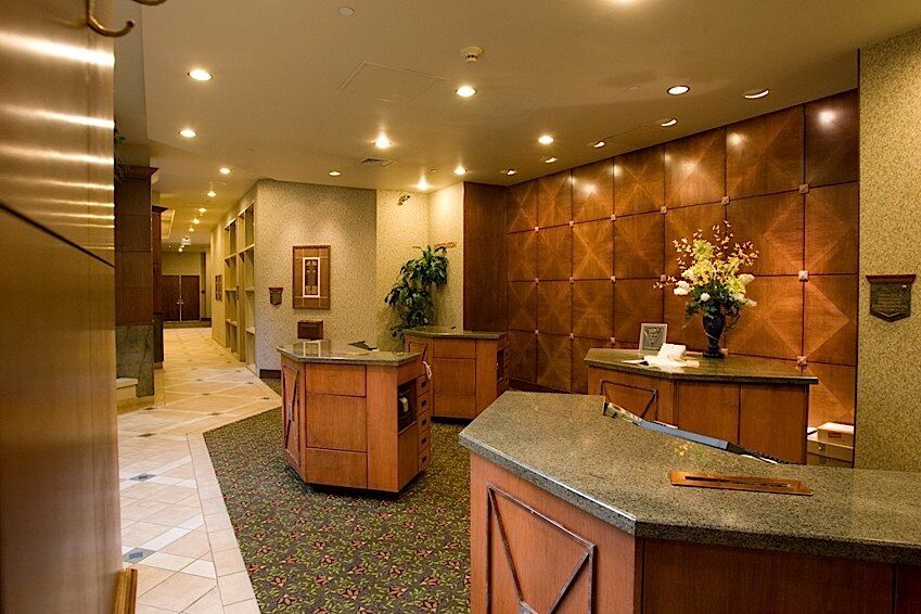 Hotel Topeka At City Center Екстериор снимка